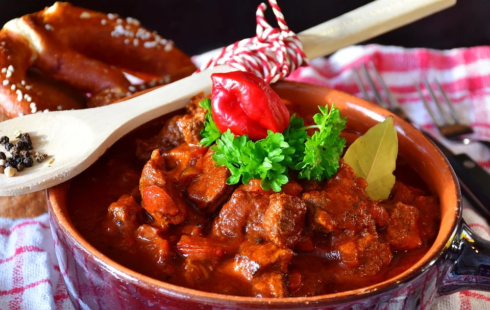 Gulasch Austriaco, una Delizia di Carne e Spezie 2 Goulash hungarian - My Travel Bag
