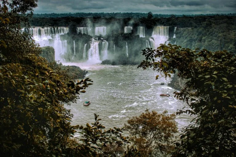 I 10 Luoghi Più Belli del Mondo Secondo Lonely Planet 7 photo of the iguazu waterfall a lake and boats in brazil and argentina